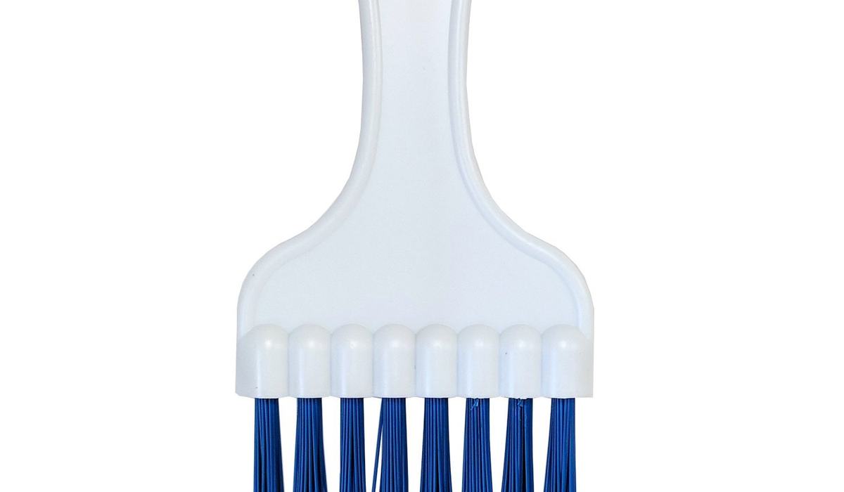 Refrigerator coil cleaning brush